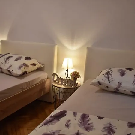 Deni Luxury 아파트 *